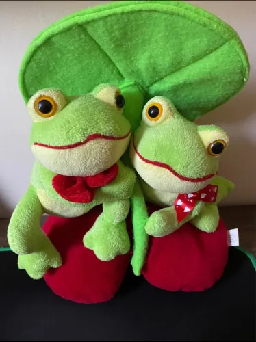 Sapo de pelúcia (casal)