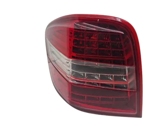 Lanterna traseira esquerda Mercedes-Benz Ml 350cdidiesel2011