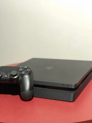 Ps4 slim 