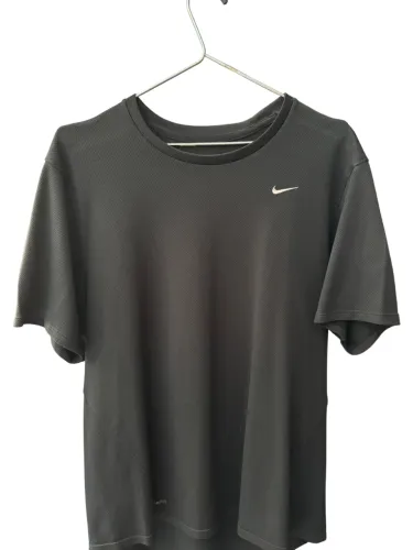 Camiseta Nike Dri-FIT Preta Tamanho G