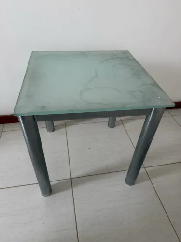 Mesa Aluminio e vidro