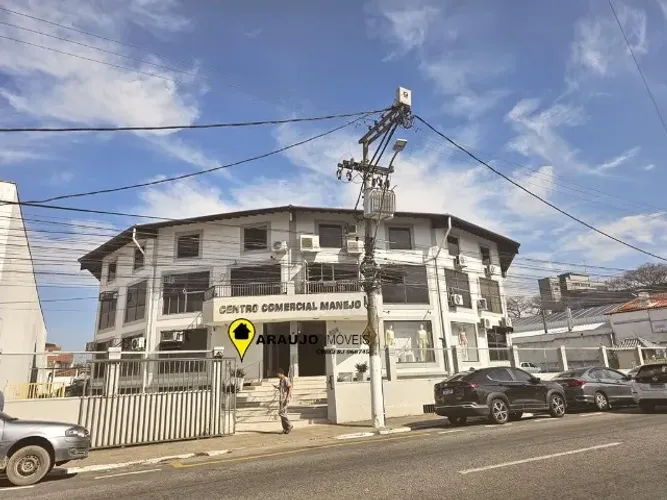 Loja a venda no Centro Comercial Manejo (Goiabão) em Resende RJ- R$ 210 Mil