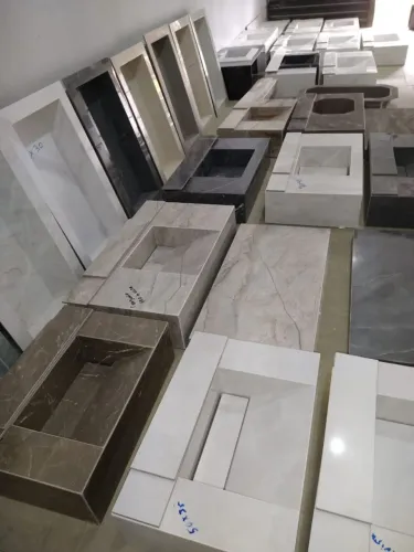 Pias de porcelanato de medidas variadas