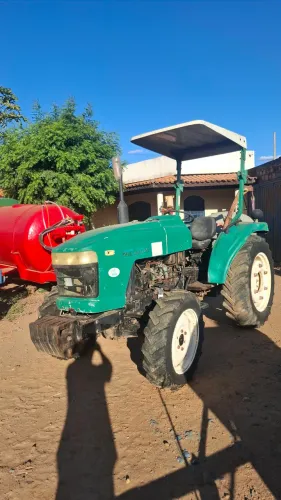 Trator Agrícola Green Horse 4x4 cafeeiro 