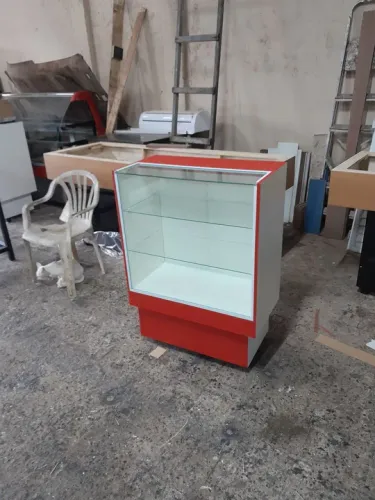 Vitrine 70cm.