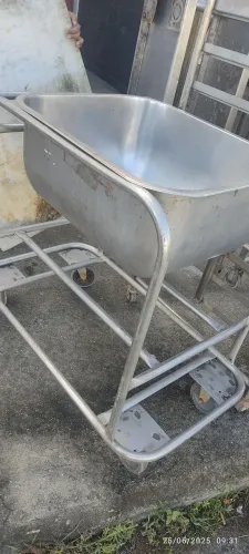 Carrinho INOX com tanque industrial"LEIA"