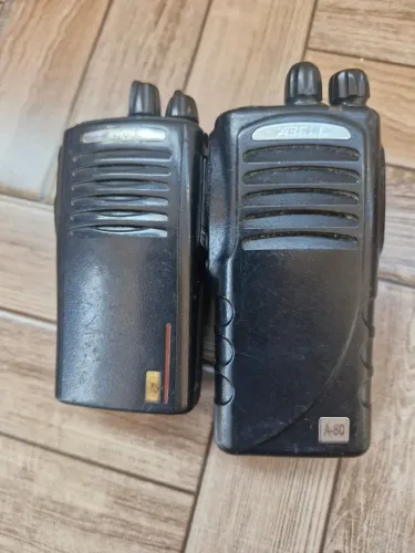  Abell A-80, walkie-talkies profissionais 