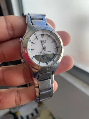 Relógio Casio Edifice Analógico Digital - Elegância e Funcionalidade