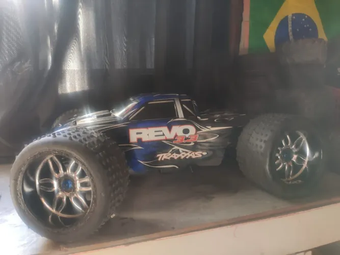 Automodelo revo 3.3 com ré