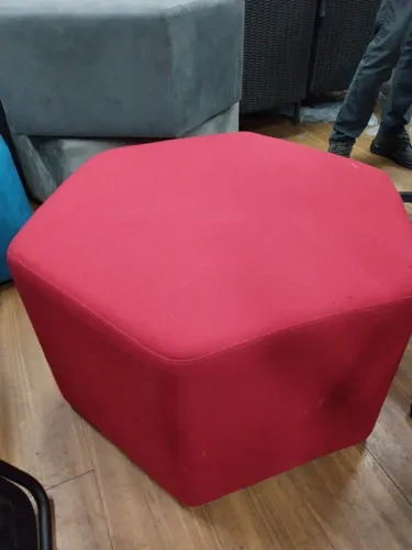 Puff hexagonal Cavaletti - Vermelho
