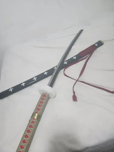 Espada de Metal Decorativa Trafalgar D. Water Law One Piece