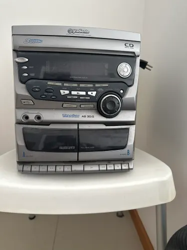 Mini system gradiente 3 cd com defeito 