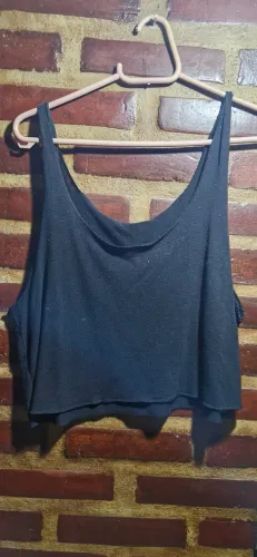 Top cropped preto tam p ou branco tam m farm