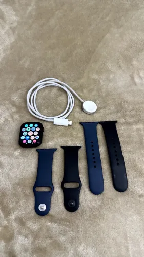 Apple Watch Series 9 - extremamente conservado (R$ 1.900)