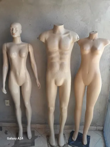 Vendo 3 manequins usado em bom estado