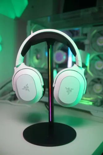 Razer Barracuda x Chroma + Razer base station v3 Chroma