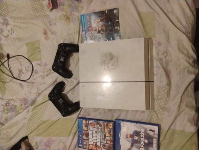 Ps4 1TB com 2 controle e 3 jogos ( edição destino:the taken king)