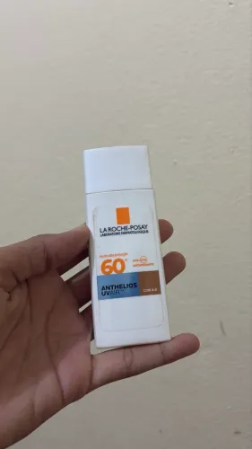 Protetor solar com cor (La Roche-Posay)