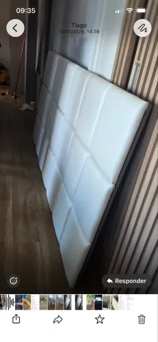 Cabeceira e armário aéreo 