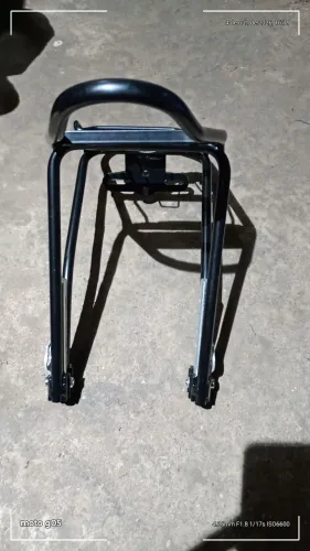Bagageiro pra bicicleta dobrável.