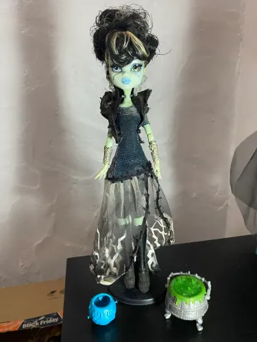 Vendo Frankie Stein edição Ghouls Rule - Monster High