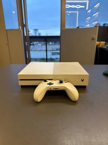 GAME XBOX ONE S ( GARANTIA 6 MESES )