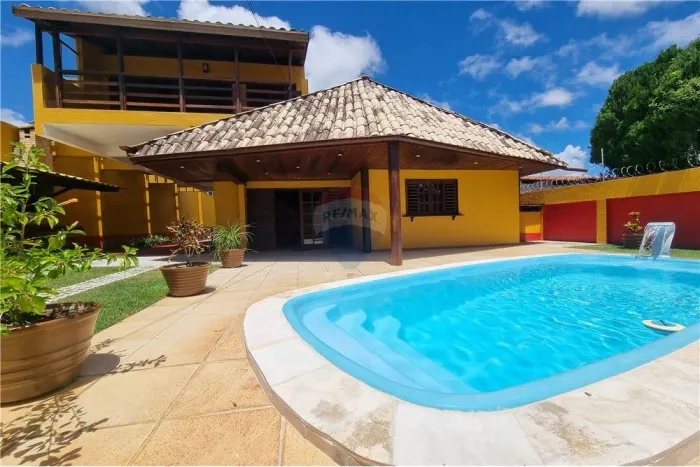 Linda casa com piscina em Ponta Negra ao lado da Praça do Disco