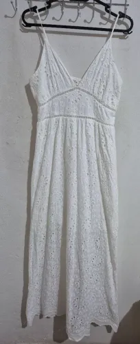VESTIDO EM LAISE BRANCO