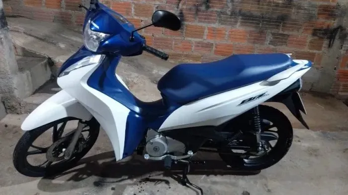 Moto em perfeito estado.