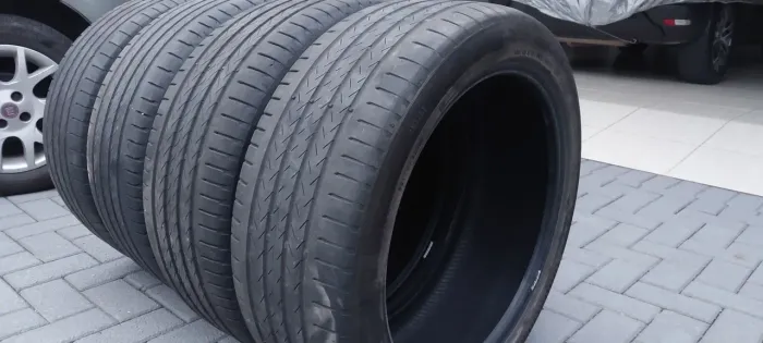 Pneus 235x45x19