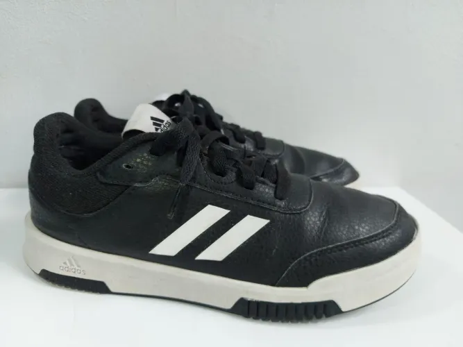 Tênis adidas 34