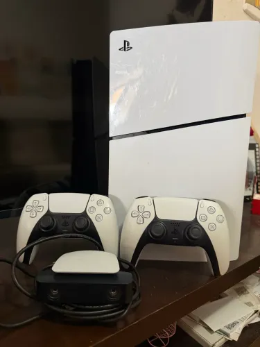 PlayStation 5 Slim 1TB Completo + 2 Controles + Câmera