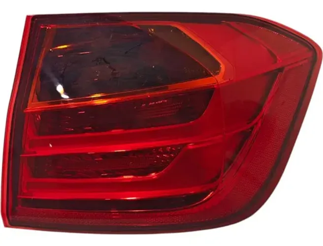 Lanterna Traseira Direita Bmw 328i 2.0 2013 2014 2015 Direito/passageiro Vermelho