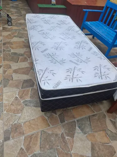 Vendo cama solteiro