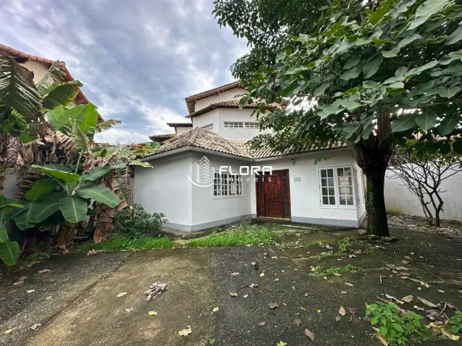 Casa com 4 dormitórios à venda, 238 m² por R$ 900.000,00 - Serra Grande - Niterói/RJ