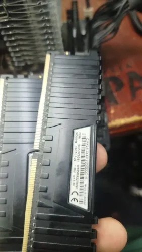 Vendo kit de memória RAM ddr4 32gb LEIA A DESCRIÇÃO 