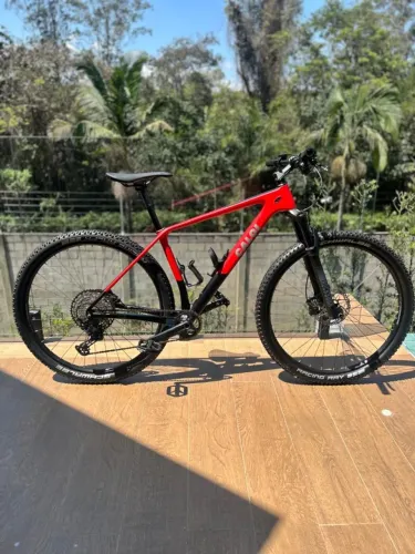 Bicicleta Caloi Elite Carbon Sport 2026. Tam. M. Novíssima!