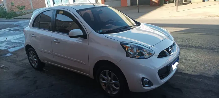 Nissan March SV 1.0 12V Flex 5P 2016