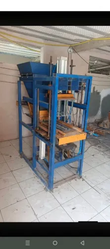 Máquina pneumática de fabricar blocos