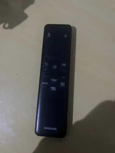 Controle de televisão solar 