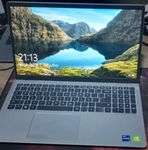 Dell Inspiron 15 3530 | i7 13ª Geração | 16GB RAM | SSD 1TB | Intel Iris Xe | Semi Novo