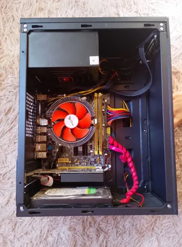Vendo CPU para retirada de peças.