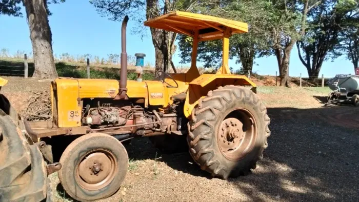 Trator Valmet ano 80