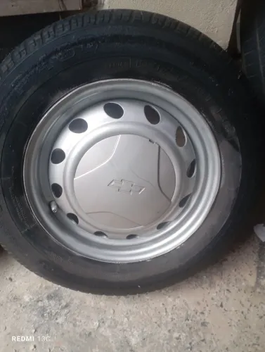 Vendo jogo de roda aro 13 com as tampas