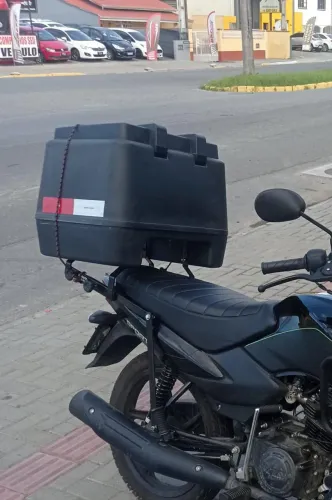 Suporte retrátil e caixa 90L