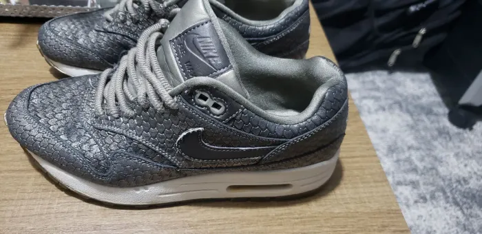 Tênis Nike Air Max 1 Premium Reptile feminino, cinza-chumbo,