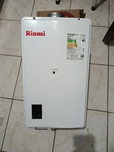 Aquecedor a Gás Rinnai GLP 32,5litros usado em estado de novo!