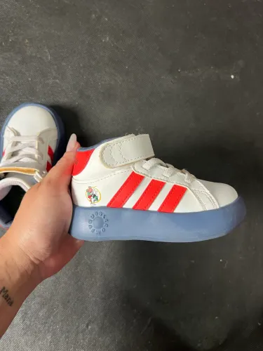 Tênis adidas infantil