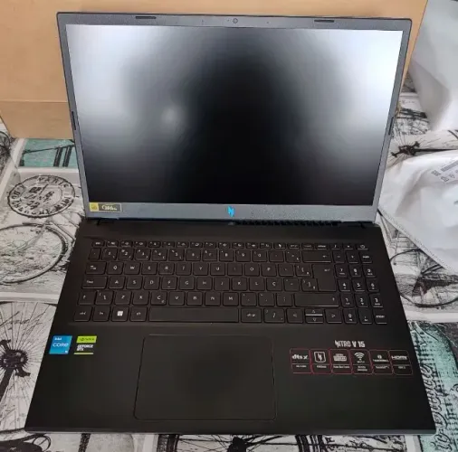 Notebook Gamer com 32gb de ram e vários jogos instalados