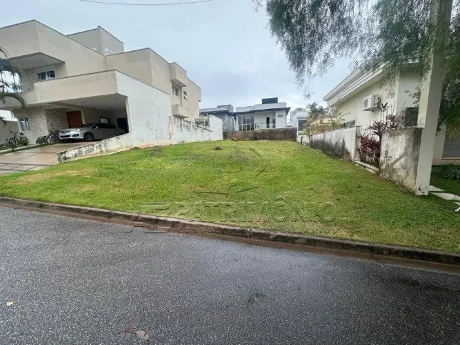TERRENO EM CONDOMINIO COM 300M² - COLINAS DO SOL